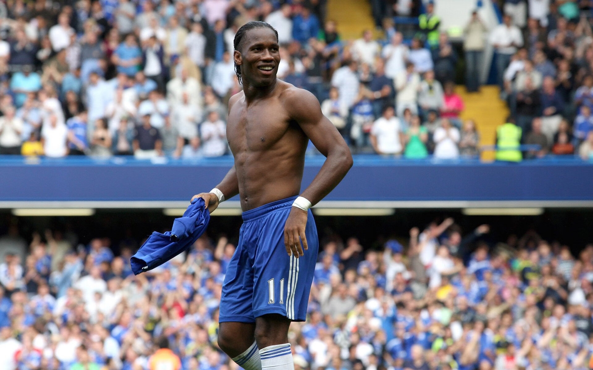 法甲：巴黎5-1大胜蒙彼利埃，姆巴佩传射建功，巴黎2比0蒙彼利埃